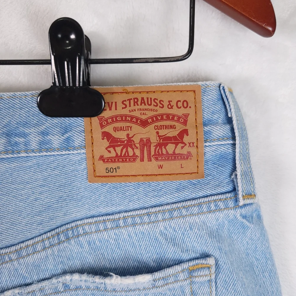 Levi's 501 Distressed Jean Shorts 100% Women 31